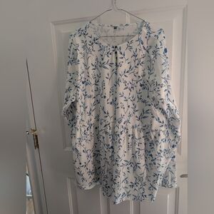 Floral Blue and White Women's Top
